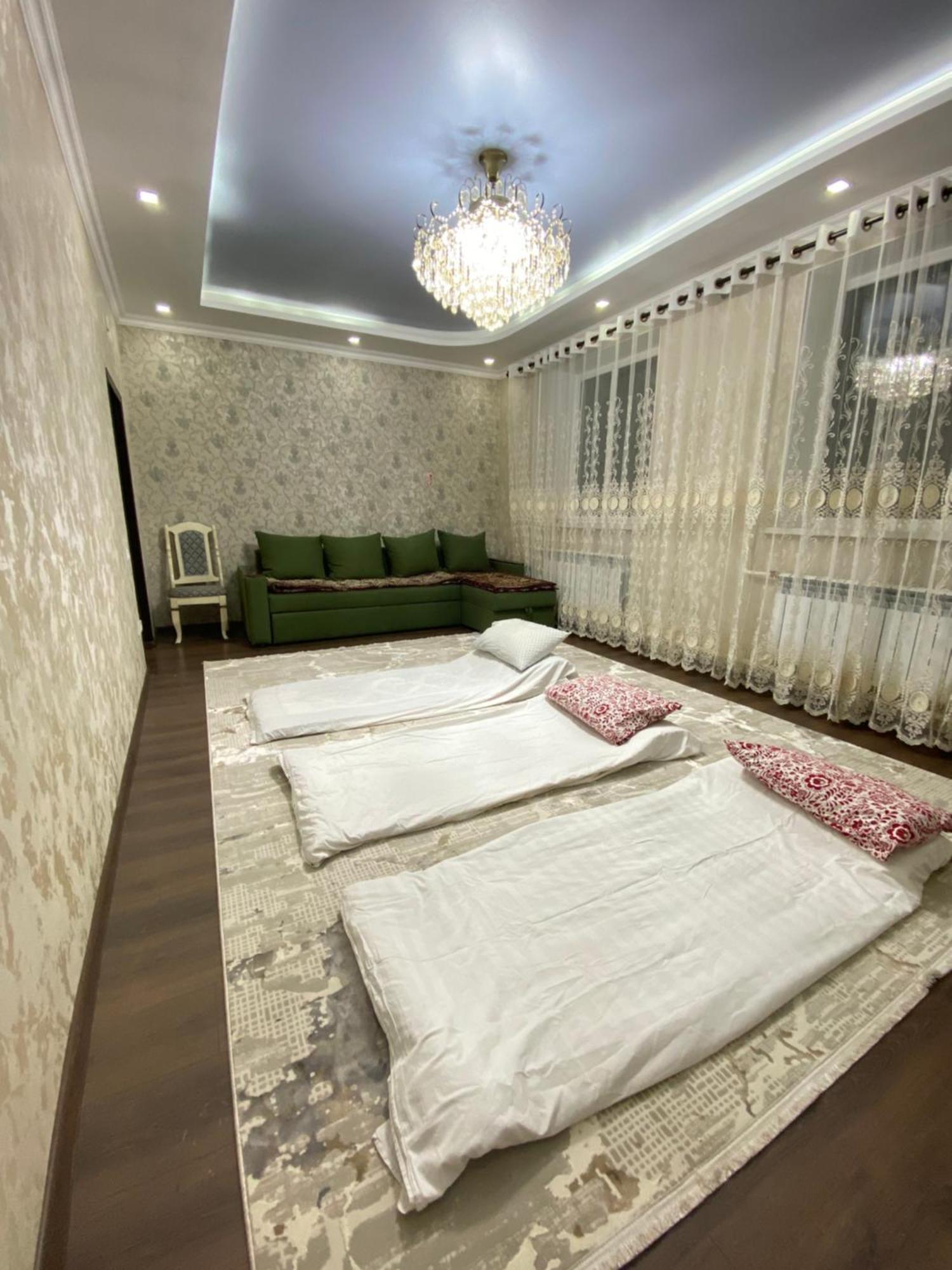 Guest House Glover Каракол Экстерьер фото