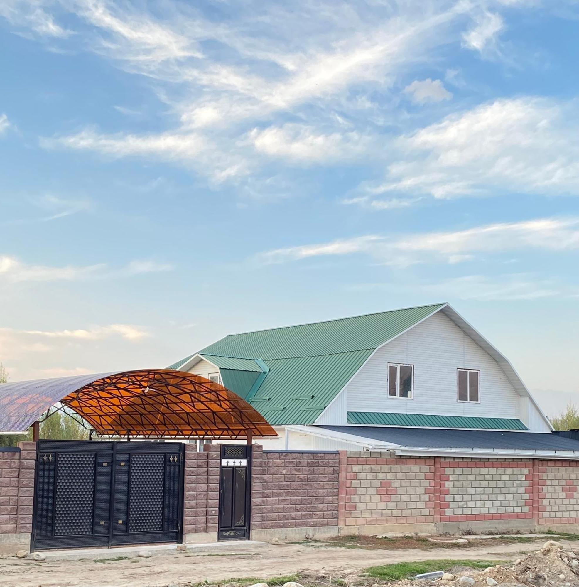 Guest House Glover Каракол Экстерьер фото